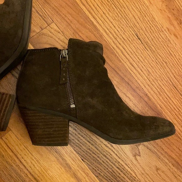Frye & Co Brown Suede Booties - Picture 1 of 5